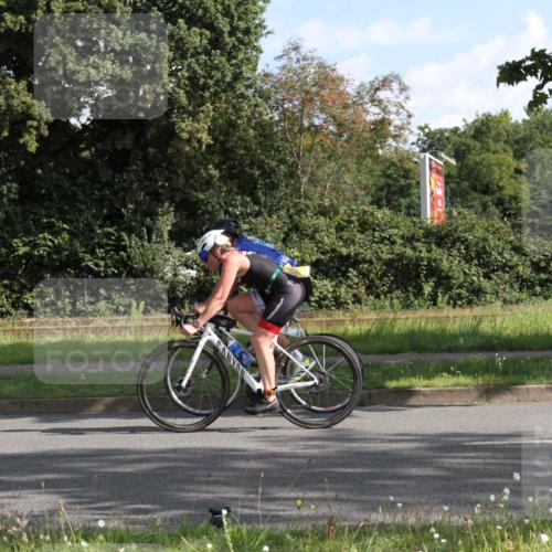 10.08.2025 - GEWOBA Citytriathlon Bremen Yannick Fuchs http://msf.ph/oto/8559904 10.08.2025 10:36:57 Radfahren 85, 381, 464, 497 meine-sportfotos.de