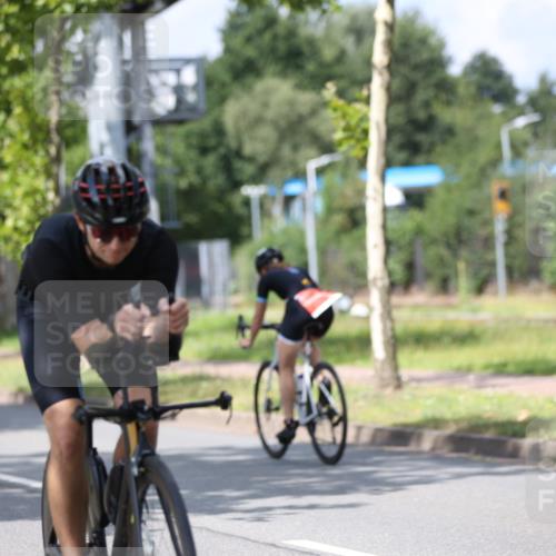 10.08.2025 - GEWOBA Citytriathlon Bremen Yannick Fuchs http://msf.ph/oto/8559915 10.08.2025 12:41:00 Radfahren 568, 606, 650, 660, 665, 785, 802, 803, 1001, 1023 meine-sportfotos.de
