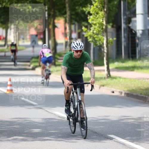 10.08.2025 - GEWOBA Citytriathlon Bremen Yannick Fuchs http://msf.ph/oto/8559919 10.08.2025 14:17:55 Radfahren 51, 91, 214, 240, 263 meine-sportfotos.de