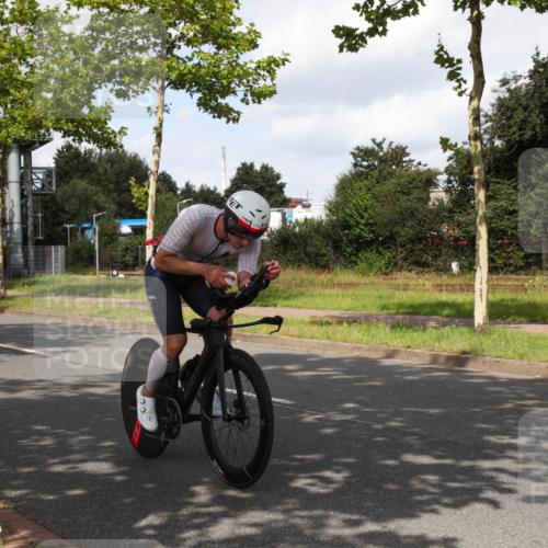 10.08.2025 - GEWOBA Citytriathlon Bremen Yannick Fuchs http://msf.ph/oto/8559923 10.08.2025 11:52:39 Radfahren 554 meine-sportfotos.de