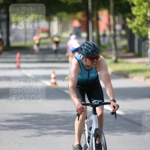 10.08.2025 - GEWOBA Citytriathlon Bremen Yannick Fuchs http://msf.ph/oto/8559925 10.08.2025 14:17:56 Radfahren 51, 91, 214, 240, 263 meine-sportfotos.de