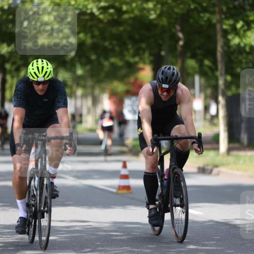 10.08.2025 - GEWOBA Citytriathlon Bremen Yannick Fuchs http://msf.ph/oto/8559926 10.08.2025 12:41:04 Radfahren 568, 650, 660, 665, 785, 803, 934, 1001, 1023 meine-sportfotos.de