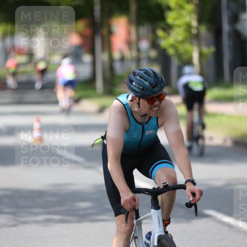 10.08.2025 - GEWOBA Citytriathlon Bremen Yannick Fuchs http://msf.ph/oto/8559928 10.08.2025 14:17:56 Radfahren 51, 91, 214, 240, 263 meine-sportfotos.de