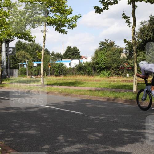 10.08.2025 - GEWOBA Citytriathlon Bremen Yannick Fuchs http://msf.ph/oto/8559929 10.08.2025 11:55:43 Radfahren  meine-sportfotos.de