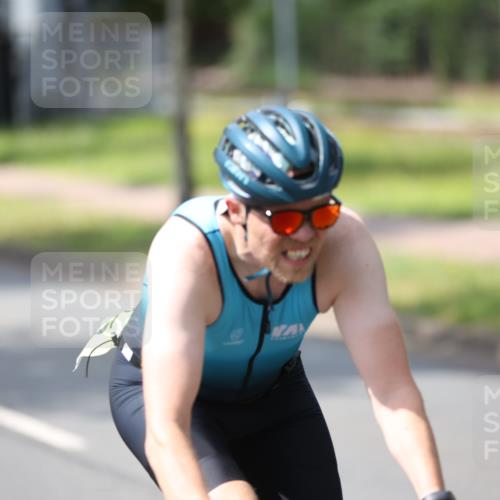 10.08.2025 - GEWOBA Citytriathlon Bremen Yannick Fuchs http://msf.ph/oto/8559931 10.08.2025 14:17:56 Radfahren 51, 91, 214, 240, 263 meine-sportfotos.de