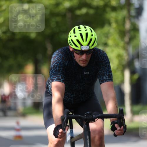 10.08.2025 - GEWOBA Citytriathlon Bremen Yannick Fuchs http://msf.ph/oto/8559939 10.08.2025 12:41:05 Radfahren 568, 650, 660, 665, 785, 803, 934, 1001, 1023 meine-sportfotos.de
