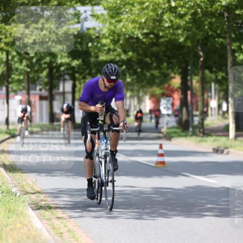 10.08.2025 - GEWOBA Citytriathlon Bremen Yannick Fuchs http://msf.ph/oto/8559943 10.08.2025 12:41:06 Radfahren 568, 650, 660, 665, 785, 803, 934, 1001, 1023 meine-sportfotos.de