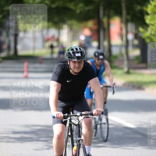 10.08.2025 - GEWOBA Citytriathlon Bremen Yannick Fuchs http://msf.ph/oto/8559947 10.08.2025 14:17:59 Radfahren 51, 91, 214, 240, 263 meine-sportfotos.de
