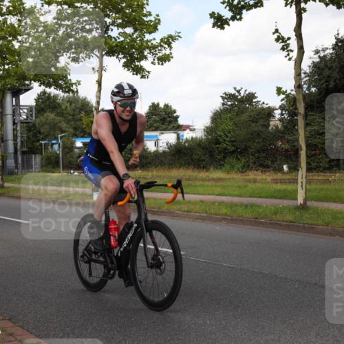 10.08.2025 - GEWOBA Citytriathlon Bremen Yannick Fuchs http://msf.ph/oto/8559949 10.08.2025 11:57:48 Radfahren 657 meine-sportfotos.de