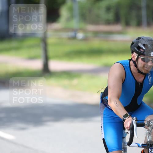 10.08.2025 - GEWOBA Citytriathlon Bremen Yannick Fuchs http://msf.ph/oto/8559953 10.08.2025 14:18:00 Radfahren 51, 91, 214, 240, 263 meine-sportfotos.de