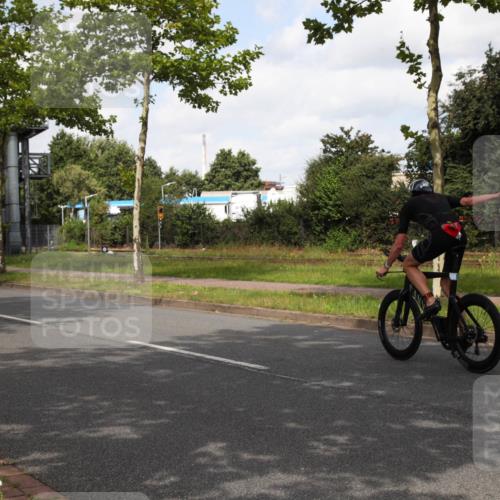 10.08.2025 - GEWOBA Citytriathlon Bremen Yannick Fuchs http://msf.ph/oto/8559962 10.08.2025 11:59:18 Radfahren  meine-sportfotos.de