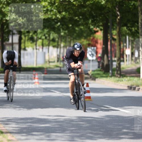 10.08.2025 - GEWOBA Citytriathlon Bremen Yannick Fuchs http://msf.ph/oto/8559964 10.08.2025 12:41:08 Radfahren 568, 650, 660, 665, 755, 785, 803, 830, 934, 1023 meine-sportfotos.de