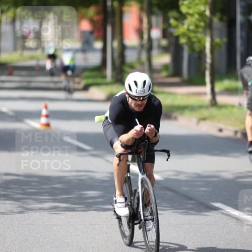 10.08.2025 - GEWOBA Citytriathlon Bremen Yannick Fuchs http://msf.ph/oto/8559972 10.08.2025 14:18:08 Radfahren 91, 214, 240, 263, 295 meine-sportfotos.de