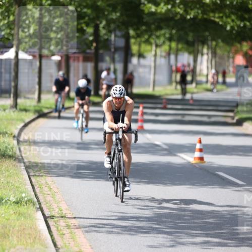 10.08.2025 - GEWOBA Citytriathlon Bremen Yannick Fuchs http://msf.ph/oto/8559978 10.08.2025 14:18:21 Radfahren 47, 75, 94, 100, 147, 255, 295 meine-sportfotos.de
