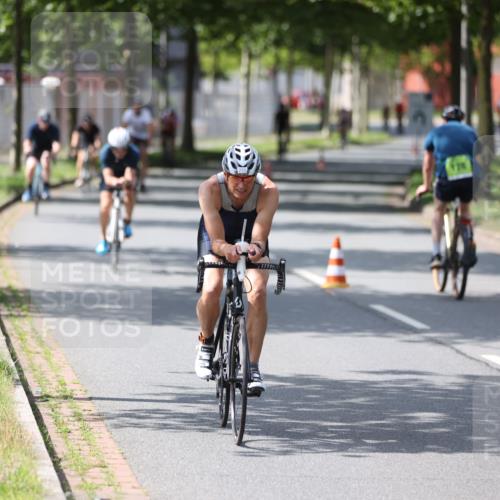 10.08.2025 - GEWOBA Citytriathlon Bremen Yannick Fuchs http://msf.ph/oto/8559984 10.08.2025 14:18:22 Radfahren 47, 75, 94, 100, 147, 255, 295 meine-sportfotos.de