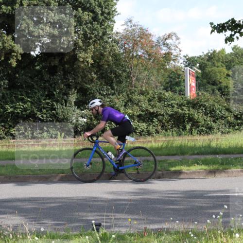 10.08.2025 - GEWOBA Citytriathlon Bremen Yannick Fuchs http://msf.ph/oto/8559989 10.08.2025 10:37:24 Radfahren 33, 75, 121, 145, 455 meine-sportfotos.de