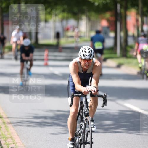 10.08.2025 - GEWOBA Citytriathlon Bremen Yannick Fuchs http://msf.ph/oto/8559993 10.08.2025 14:18:23 Radfahren 47, 75, 94, 100, 131, 147, 255, 295 meine-sportfotos.de