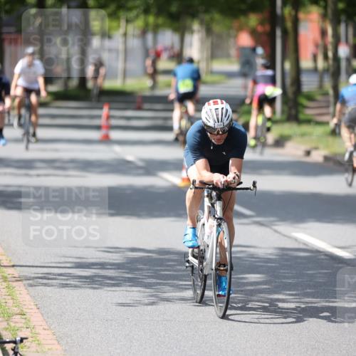 10.08.2025 - GEWOBA Citytriathlon Bremen Yannick Fuchs http://msf.ph/oto/8560007 10.08.2025 14:18:24 Radfahren 47, 75, 94, 100, 131, 147, 255, 295 meine-sportfotos.de