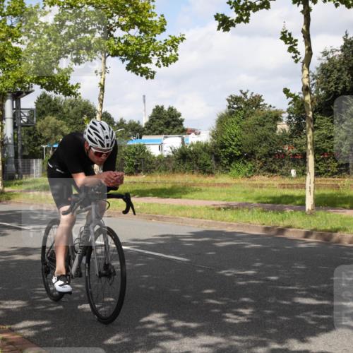 10.08.2025 - GEWOBA Citytriathlon Bremen Yannick Fuchs http://msf.ph/oto/8560009 10.08.2025 12:00:59 Radfahren 579 meine-sportfotos.de