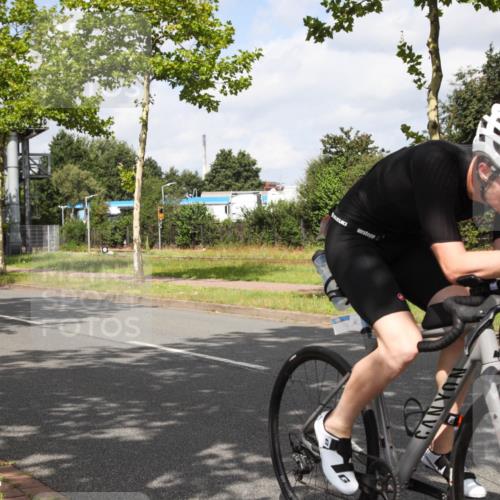 10.08.2025 - GEWOBA Citytriathlon Bremen Yannick Fuchs http://msf.ph/oto/8560013 10.08.2025 12:01:00 Radfahren 579 meine-sportfotos.de