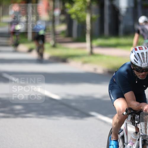 10.08.2025 - GEWOBA Citytriathlon Bremen Yannick Fuchs http://msf.ph/oto/8560020 10.08.2025 14:18:24 Radfahren 47, 75, 94, 100, 131, 147, 255, 295 meine-sportfotos.de