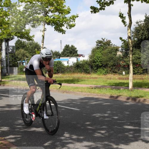 10.08.2025 - GEWOBA Citytriathlon Bremen Yannick Fuchs http://msf.ph/oto/8560024 10.08.2025 12:01:07 Radfahren 579 meine-sportfotos.de