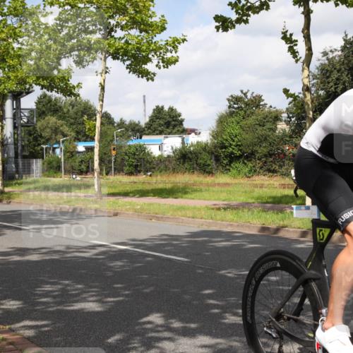 10.08.2025 - GEWOBA Citytriathlon Bremen Yannick Fuchs http://msf.ph/oto/8560029 10.08.2025 12:01:07 Radfahren 579 meine-sportfotos.de