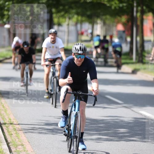 10.08.2025 - GEWOBA Citytriathlon Bremen Yannick Fuchs http://msf.ph/oto/8560035 10.08.2025 14:18:26 Radfahren 47, 75, 94, 100, 131, 147, 255, 295, 314 meine-sportfotos.de
