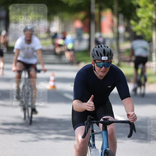 10.08.2025 - GEWOBA Citytriathlon Bremen Yannick Fuchs http://msf.ph/oto/8560044 10.08.2025 14:18:26 Radfahren 47, 75, 94, 100, 131, 147, 255, 295, 314 meine-sportfotos.de