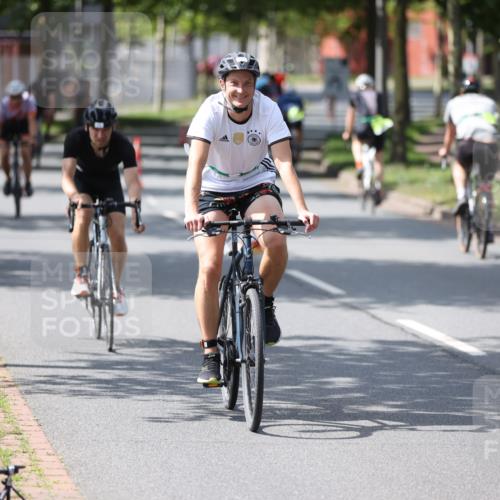 10.08.2025 - GEWOBA Citytriathlon Bremen Yannick Fuchs http://msf.ph/oto/8560047 10.08.2025 14:18:27 Radfahren 47, 75, 94, 100, 131, 147, 255, 295, 314 meine-sportfotos.de