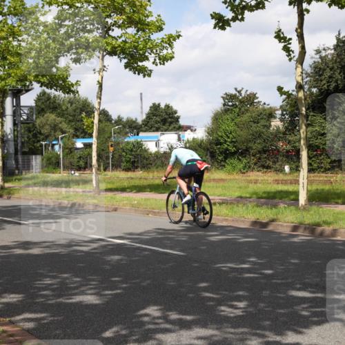 10.08.2025 - GEWOBA Citytriathlon Bremen Yannick Fuchs http://msf.ph/oto/8560052 10.08.2025 12:01:11 Radfahren 579 meine-sportfotos.de