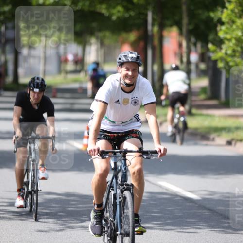 10.08.2025 - GEWOBA Citytriathlon Bremen Yannick Fuchs http://msf.ph/oto/8560056 10.08.2025 14:18:27 Radfahren 47, 75, 94, 100, 131, 147, 255, 295, 314 meine-sportfotos.de