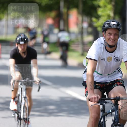10.08.2025 - GEWOBA Citytriathlon Bremen Yannick Fuchs http://msf.ph/oto/8560065 10.08.2025 14:18:28 Radfahren 47, 75, 94, 100, 131, 147, 255, 295, 314 meine-sportfotos.de