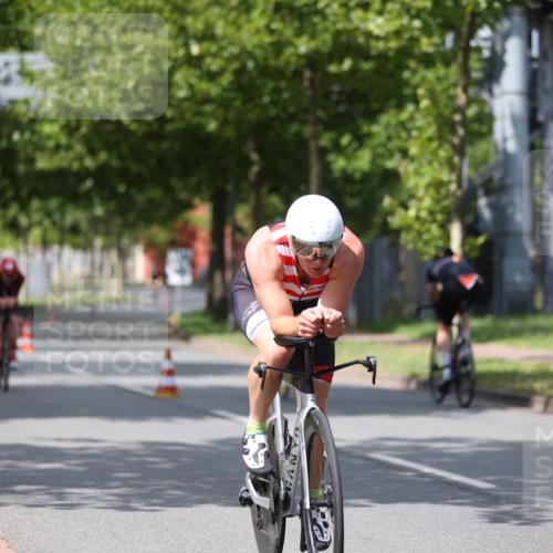 10.08.2025 - GEWOBA Citytriathlon Bremen Yannick Fuchs http://msf.ph/oto/8560076 10.08.2025 12:41:21 Radfahren 568, 609, 619, 660, 665, 705, 730, 755, 830, 849, 862, 934, 1014 meine-sportfotos.de