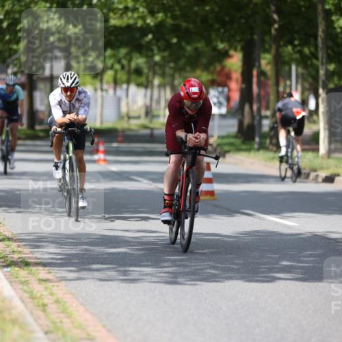 10.08.2025 - GEWOBA Citytriathlon Bremen Yannick Fuchs http://msf.ph/oto/8560081 10.08.2025 12:41:22 Radfahren 568, 609, 619, 705, 730, 755, 830, 849, 862, 934, 1014 meine-sportfotos.de