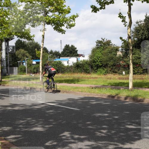 10.08.2025 - GEWOBA Citytriathlon Bremen Yannick Fuchs http://msf.ph/oto/8560082 10.08.2025 12:01:23 Radfahren  meine-sportfotos.de