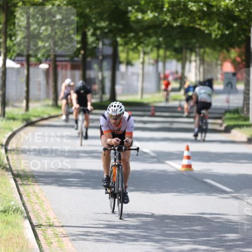 10.08.2025 - GEWOBA Citytriathlon Bremen Yannick Fuchs http://msf.ph/oto/8560083 10.08.2025 14:18:29 Radfahren 47, 75, 94, 100, 131, 147, 255, 295, 314 meine-sportfotos.de