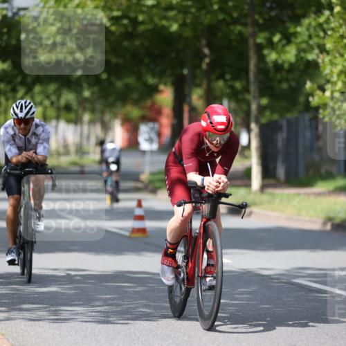 10.08.2025 - GEWOBA Citytriathlon Bremen Yannick Fuchs http://msf.ph/oto/8560087 10.08.2025 12:41:22 Radfahren 568, 609, 619, 705, 730, 755, 830, 849, 862, 934, 1014 meine-sportfotos.de
