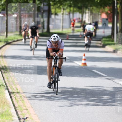 10.08.2025 - GEWOBA Citytriathlon Bremen Yannick Fuchs http://msf.ph/oto/8560088 10.08.2025 14:18:29 Radfahren 47, 75, 94, 100, 131, 147, 255, 295, 314 meine-sportfotos.de
