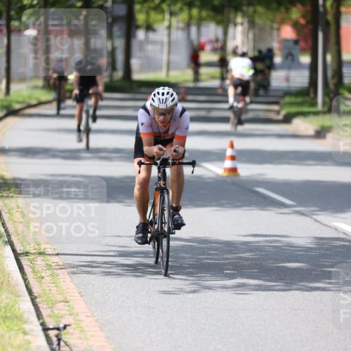 10.08.2025 - GEWOBA Citytriathlon Bremen Yannick Fuchs http://msf.ph/oto/8560092 10.08.2025 14:18:29 Radfahren 47, 75, 94, 100, 131, 147, 255, 295, 314 meine-sportfotos.de