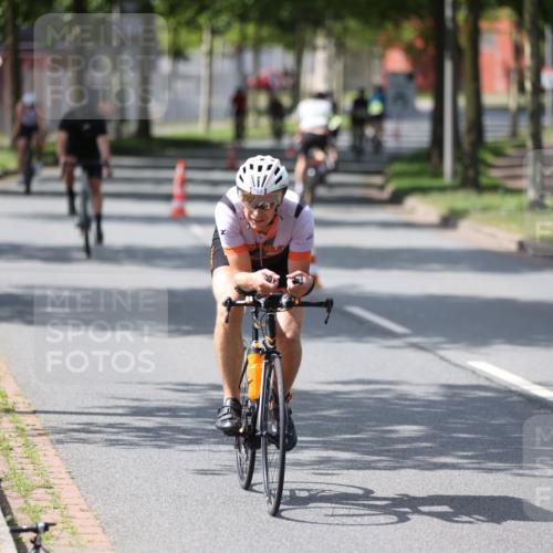 10.08.2025 - GEWOBA Citytriathlon Bremen Yannick Fuchs http://msf.ph/oto/8560099 10.08.2025 14:18:30 Radfahren 47, 75, 94, 100, 131, 147, 255, 295, 314 meine-sportfotos.de