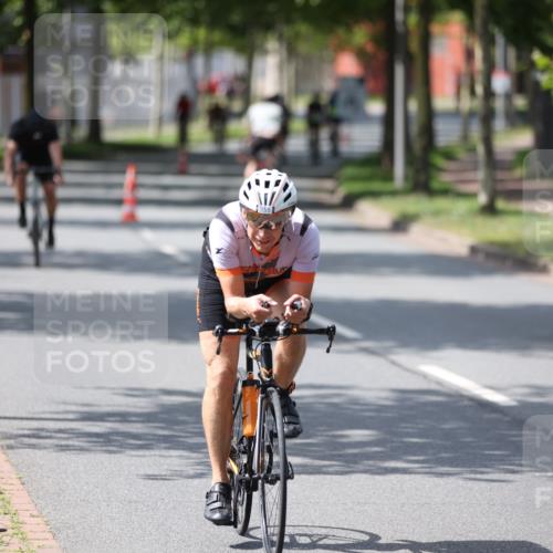 10.08.2025 - GEWOBA Citytriathlon Bremen Yannick Fuchs http://msf.ph/oto/8560102 10.08.2025 14:18:30 Radfahren 47, 75, 94, 100, 131, 147, 255, 295, 314 meine-sportfotos.de