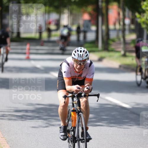 10.08.2025 - GEWOBA Citytriathlon Bremen Yannick Fuchs http://msf.ph/oto/8560106 10.08.2025 14:18:30 Radfahren 47, 75, 94, 100, 131, 147, 255, 295, 314 meine-sportfotos.de