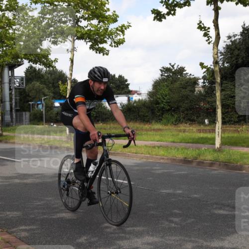 10.08.2025 - GEWOBA Citytriathlon Bremen Yannick Fuchs http://msf.ph/oto/8560119 10.08.2025 12:02:20 Radfahren 584, 844 meine-sportfotos.de