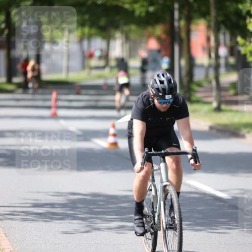 10.08.2025 - GEWOBA Citytriathlon Bremen Yannick Fuchs http://msf.ph/oto/8560134 10.08.2025 14:18:33 Radfahren 30, 47, 50, 75, 94, 100, 131, 147, 255, 314 meine-sportfotos.de