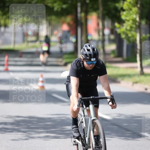 10.08.2025 - GEWOBA Citytriathlon Bremen Yannick Fuchs http://msf.ph/oto/8560137 10.08.2025 14:18:33 Radfahren 30, 47, 50, 75, 94, 100, 131, 147, 255, 314 meine-sportfotos.de