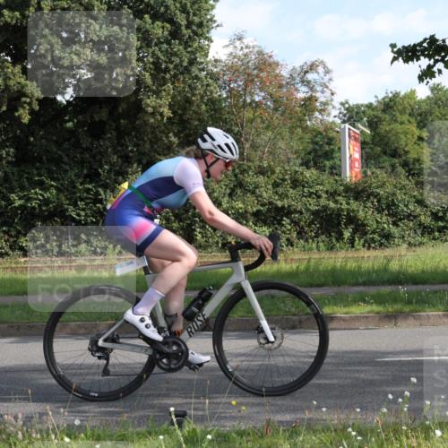10.08.2025 - GEWOBA Citytriathlon Bremen Yannick Fuchs http://msf.ph/oto/8560139 10.08.2025 10:37:39 Radfahren 33, 49, 75, 123, 219, 375, 455, 474, 485, 501 meine-sportfotos.de