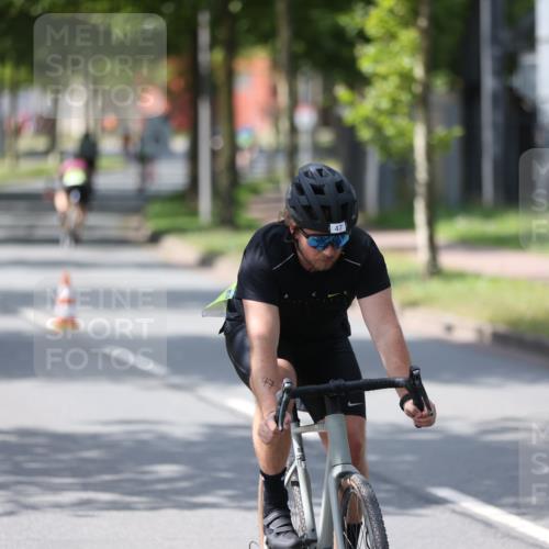 10.08.2025 - GEWOBA Citytriathlon Bremen Yannick Fuchs http://msf.ph/oto/8560142 10.08.2025 14:18:33 Radfahren 30, 47, 50, 75, 94, 100, 131, 147, 255, 314 meine-sportfotos.de