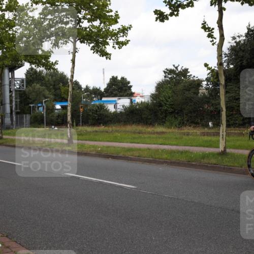 10.08.2025 - GEWOBA Citytriathlon Bremen Yannick Fuchs http://msf.ph/oto/8560151 10.08.2025 12:03:09 Radfahren 556, 739 meine-sportfotos.de