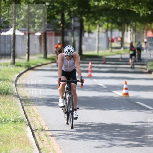 10.08.2025 - GEWOBA Citytriathlon Bremen Yannick Fuchs http://msf.ph/oto/8560154 10.08.2025 14:18:34 Radfahren 30, 47, 50, 75, 94, 100, 131, 147, 255, 314 meine-sportfotos.de